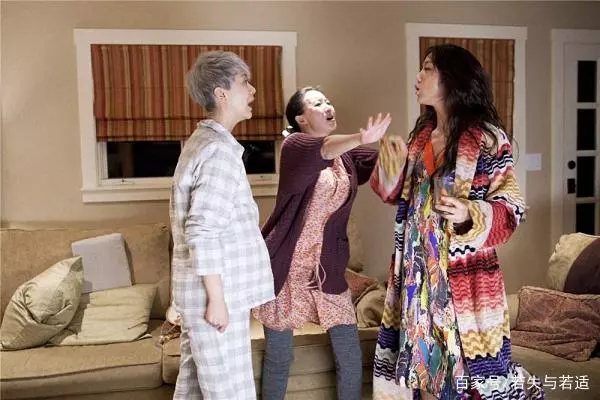 結婚一年後,和丈夫生氣我回娘家,剛下車見到一人,我哭了