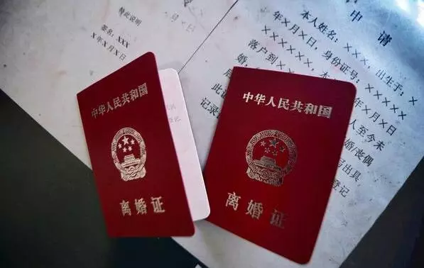 母親嫁給有錢的醜男人,直到我考上大學,母親堅決離婚我才知真相