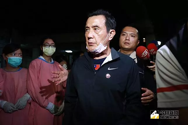 馬英九飛奔羅東博愛醫院　探視傷者