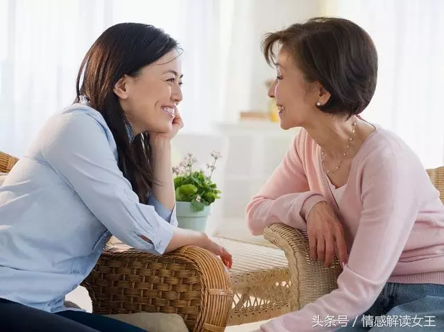雙方家長見面,妹妹不小心說出我的秘密,准婆婆立馬「坐地減禮」