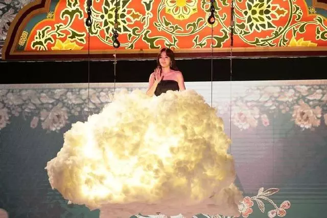 佘詩曼最美,蘇青身材最好,網友:秦嵐沒修圖顯得好胖!
