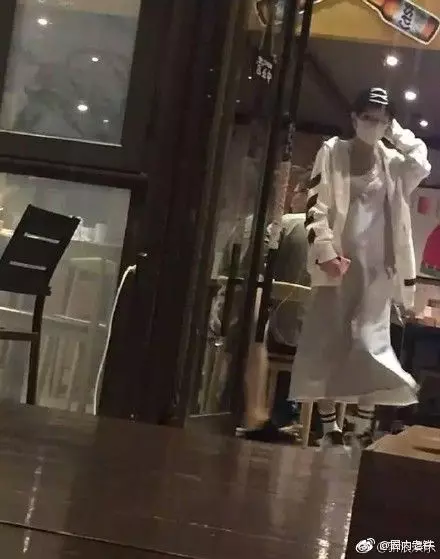 趙麗穎近照曝光,肚子大到瞞不住?網友:感謝陳曉不娶之恩!