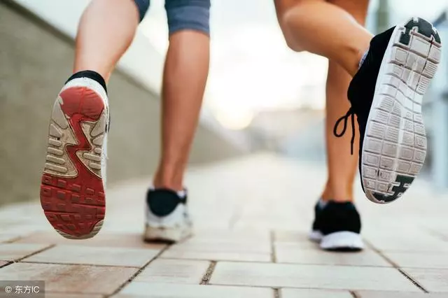 人不胖,但肚子很大,這是為什麼?這4個都可能是「幕後黑手」