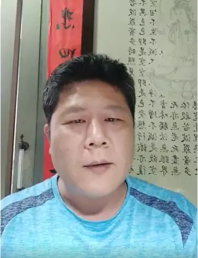 普悠瑪翻覆!前消防員開直播嗆「慈濟現場誦經」干擾救援,飆X字經開罵:「根本就在作秀」!