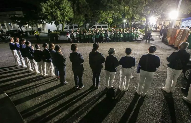 普悠瑪翻覆!前消防員開直播嗆「慈濟現場誦經」干擾救援,飆X字經開罵:「根本就在作秀」!