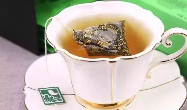經常熬夜的人,身體會有5個表現,占2個以上,提醒你,別忽視!