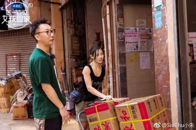 以雙手贏得別人尊重!「最美搬運工」19歲開始揮汗送貨 「月薪逾7萬」厭倦帶假面具工作