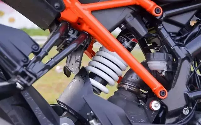 KTM 250 DUKE即將上市,黃金排量段的進口車多了選擇!