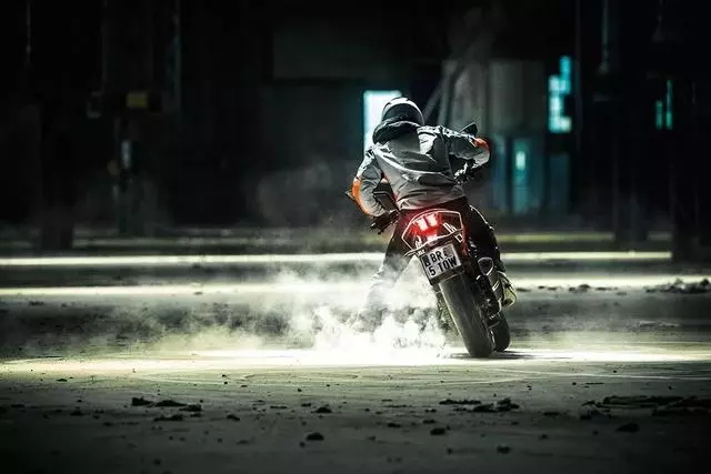 KTM 250 DUKE即將上市,黃金排量段的進口車多了選擇!