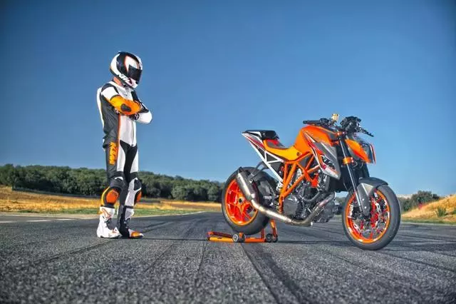 拒絕佛系的250cc,250 DUKE配置能激進到什麼程度?