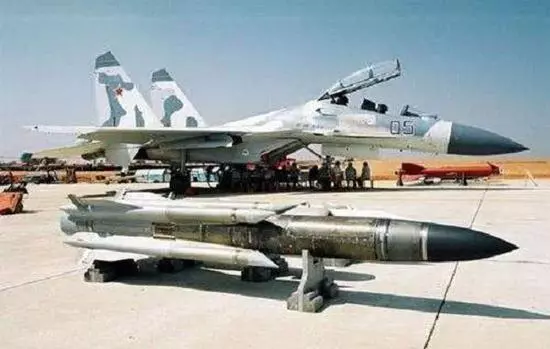 中國南端響起驚雷,一枚飛彈升空,我國武器領域又一空白被填補