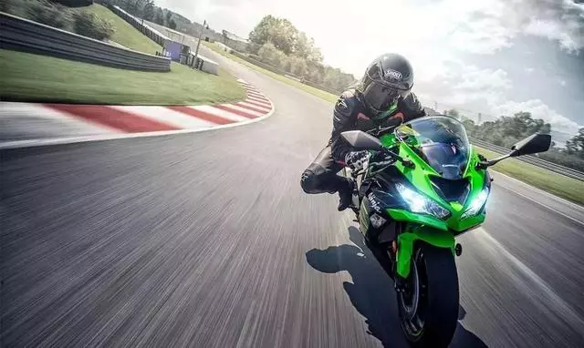 川崎ZX-6R時隔六年,全面升級!