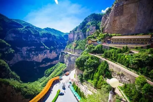 中國最大的道觀建築群,建在110米的高山上,傳說李世民也來過