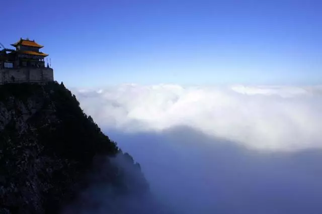 中國最大的道觀建築群,建在110米的高山上,傳說李世民也來過