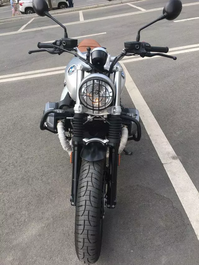 寶馬拿鐵,水平對置+軸傳動,復古街車的王者之一