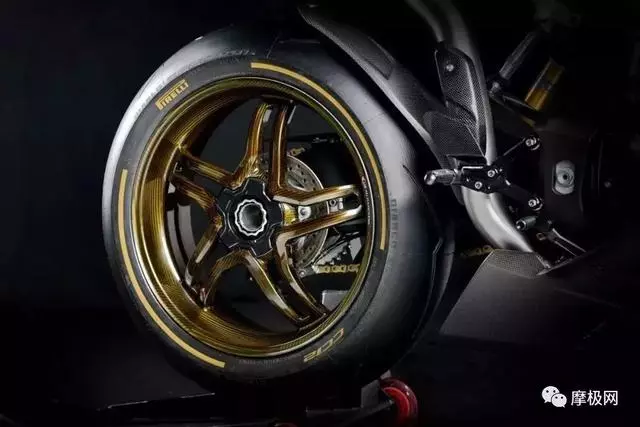 為紀念已故主席推出的2019 MV Agusta F4 Claudio限量版