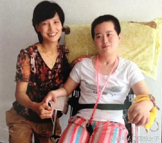 準兒媳不幸成了植物人,親生父母決定放棄,婆婆辭工親自照料她
