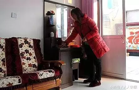 妻子去世八年,女兒外出打工時發信跟我說看到了媽媽,我立馬報警