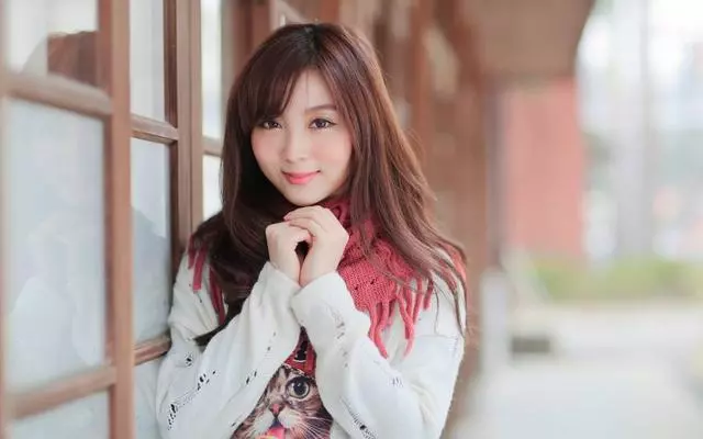 婚禮上婆婆讓我交出嫁妝,我笑回7個字,賓客哄堂大笑