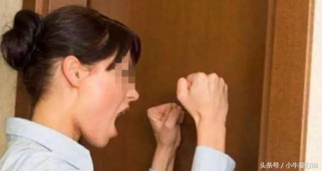 女子懷孕時出差,提前回家丈夫不開門,用鑰匙打開門後她傻住了!