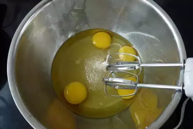 蒸出美食蛋糕,在家就可以自制美食蛋糕!