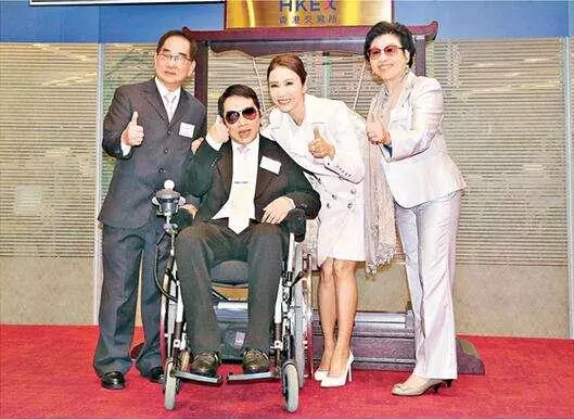 黎姿宣布弟弟癱瘓11年後終於站起來,當年她為籌醫藥費息影嫁人!