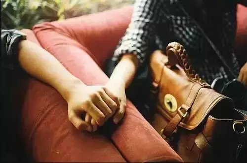 妹妹肚子「變大」,我爸逼我把老公讓給她,兩年後我讓他們痛不欲生!