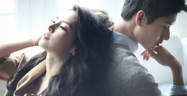 妹妹肚子「變大」,我爸逼我把老公讓給她,兩年後我讓他們痛不欲生!