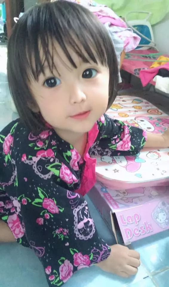 東方芭比!1歲女童「高顏直逆天美貌」竄紅 母親曝光出生時秘密