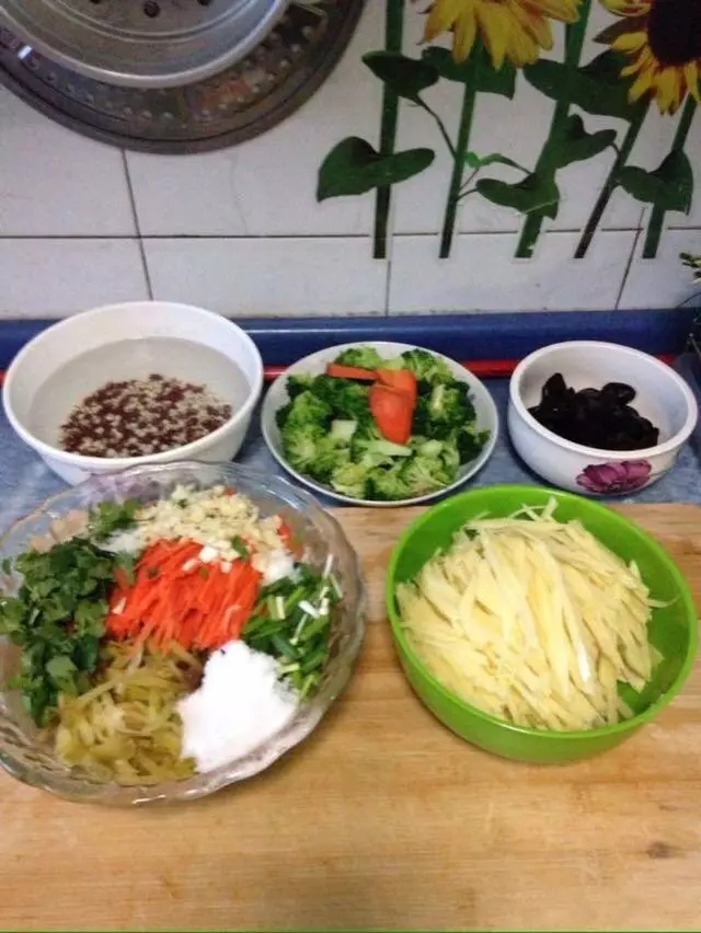 老婆,咱們每天伙食那麼素,怎麼你媽買菜的錢用那麼多