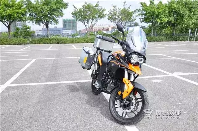試駕報告:賽科龍RX3S雙缸休旅車,對菜鳥新手十分友好