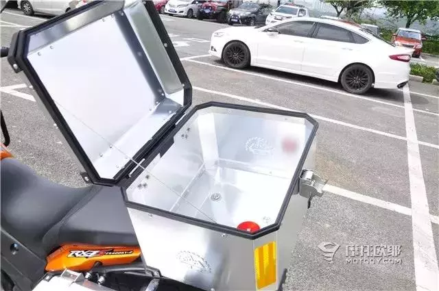試駕報告:賽科龍RX3S雙缸休旅車,對菜鳥新手十分友好