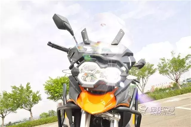 試駕報告:賽科龍RX3S雙缸休旅車,對菜鳥新手十分友好