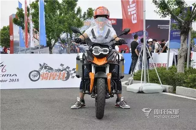 試駕報告:賽科龍RX3S雙缸休旅車,對菜鳥新手十分友好