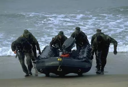 特殊時刻!特朗普發出增兵邊境號令,宣布國家進入緊急狀態
