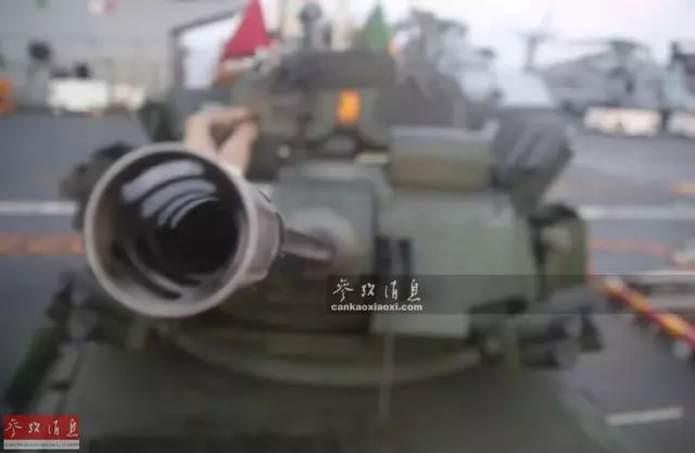 進港被拒改道南海惹事!美戰車上艦打靶