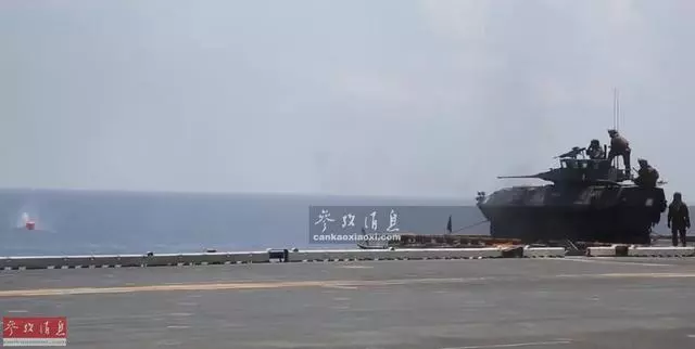 進港被拒改道南海惹事!美戰車上艦打靶