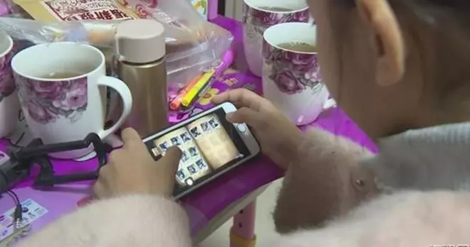 女童玩手游2小時刷1萬多 父嘆:10個月薪水沒了