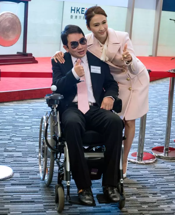 黎姿息影照顧11年 半癱弟站起來了