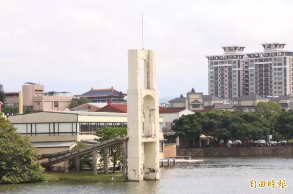 龍潭大池服務中心改建完工 假日市集、天鵝船將進駐