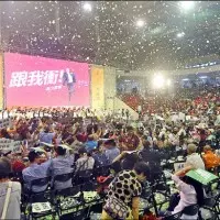 龍潭大池服務中心改建完工 假日市集、天鵝船將進駐