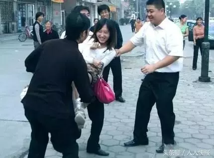 女子結婚三年不孕,受到婆的責罵,女子再婚時卻說前夫是傻瓜