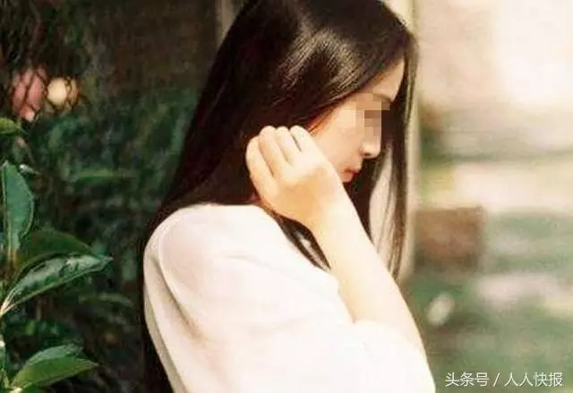 婚後和老婆回老家看媽,中午媽讓她去買菜,妻子回來後媽勸我離婚