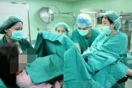 產婦生產時發生危險必須剖,老公卻死活不同意,原因讓人心涼