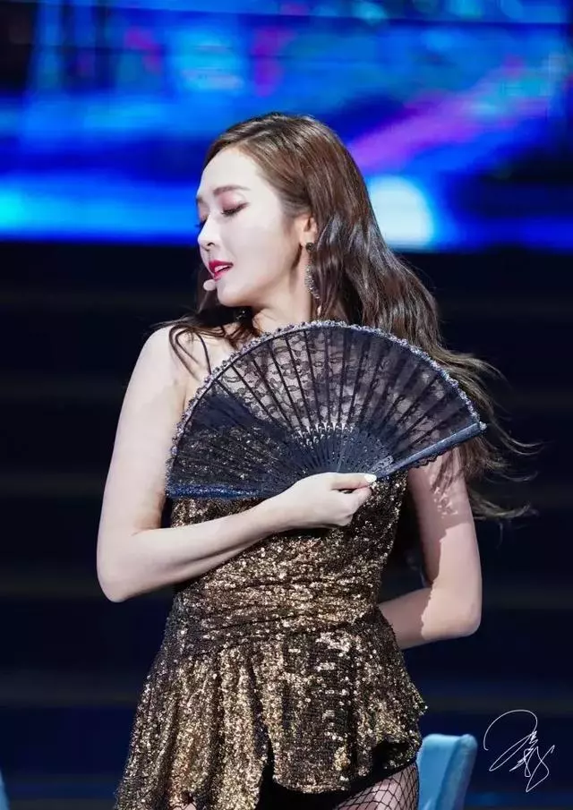 從亞洲最美面孔到最會賺錢的女總裁,29歲的她成了真正的白富美