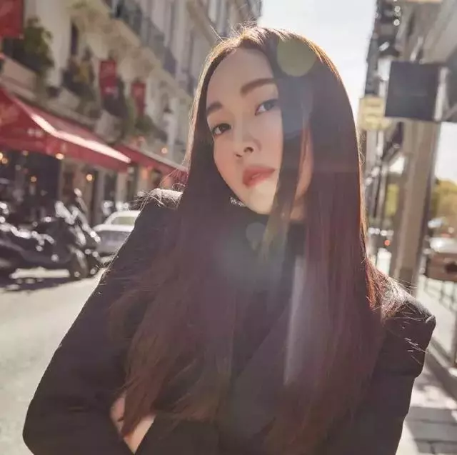 從亞洲最美面孔到最會賺錢的女總裁,29歲的她成了真正的白富美