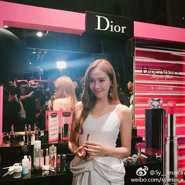 從亞洲最美面孔到最會賺錢的女總裁,29歲的她成了真正的白富美