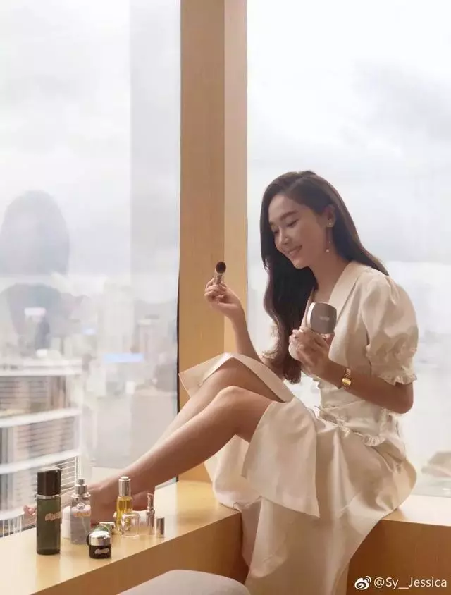 從亞洲最美面孔到最會賺錢的女總裁,29歲的她成了真正的白富美