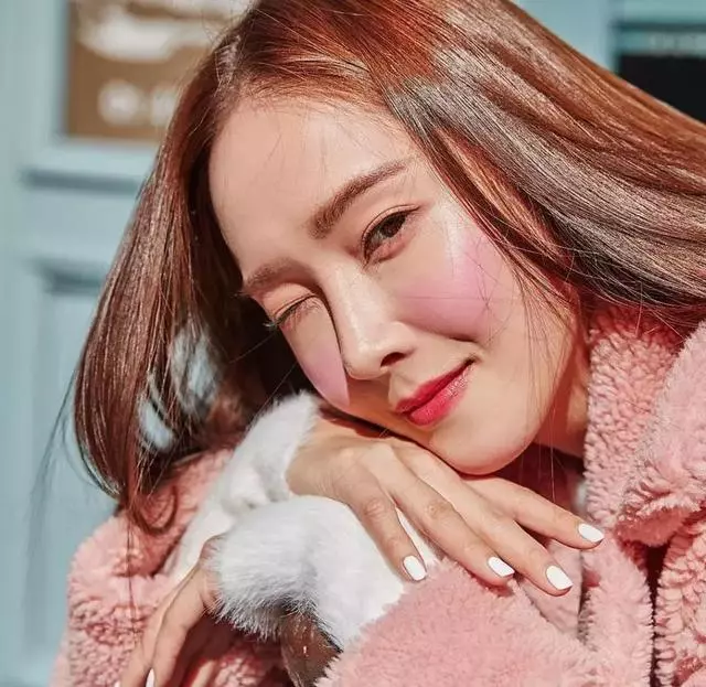 從亞洲最美面孔到最會賺錢的女總裁,29歲的她成了真正的白富美