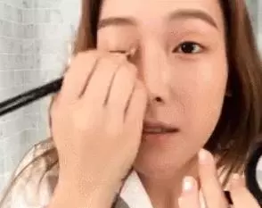 從亞洲最美面孔到最會賺錢的女總裁,29歲的她成了真正的白富美